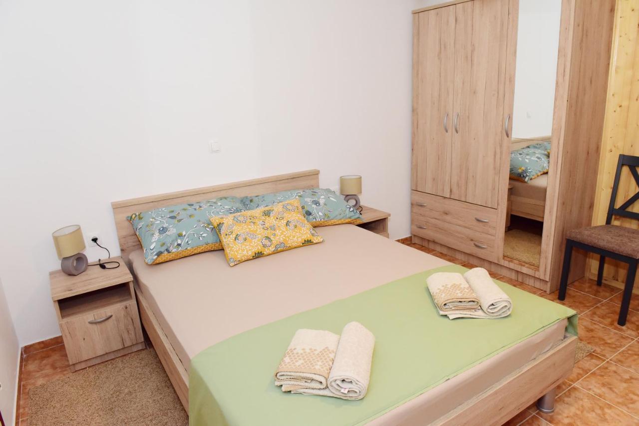 Apartman Bingo ヨスィト エクステリア 写真