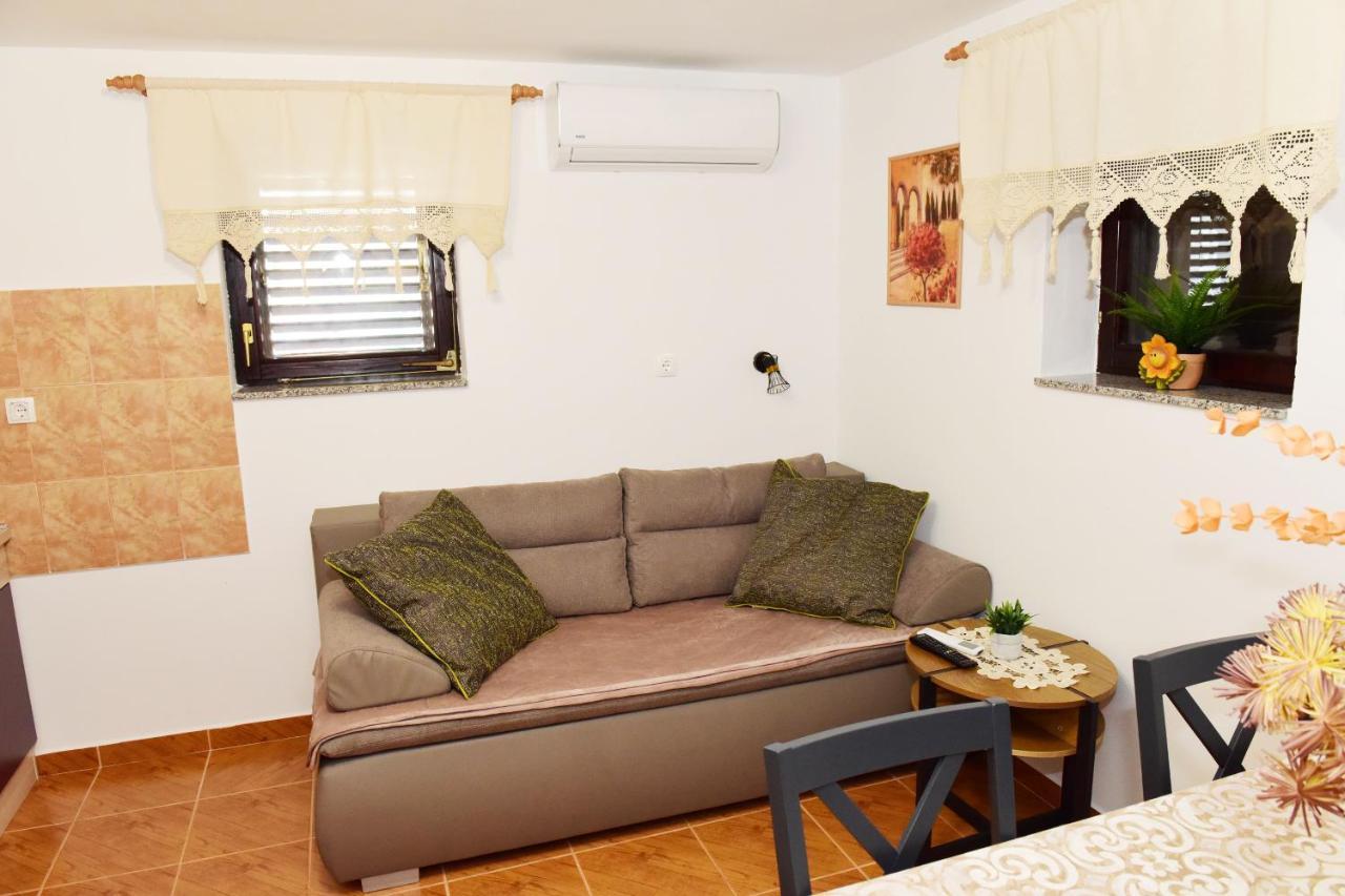 Apartman Bingo ヨスィト エクステリア 写真
