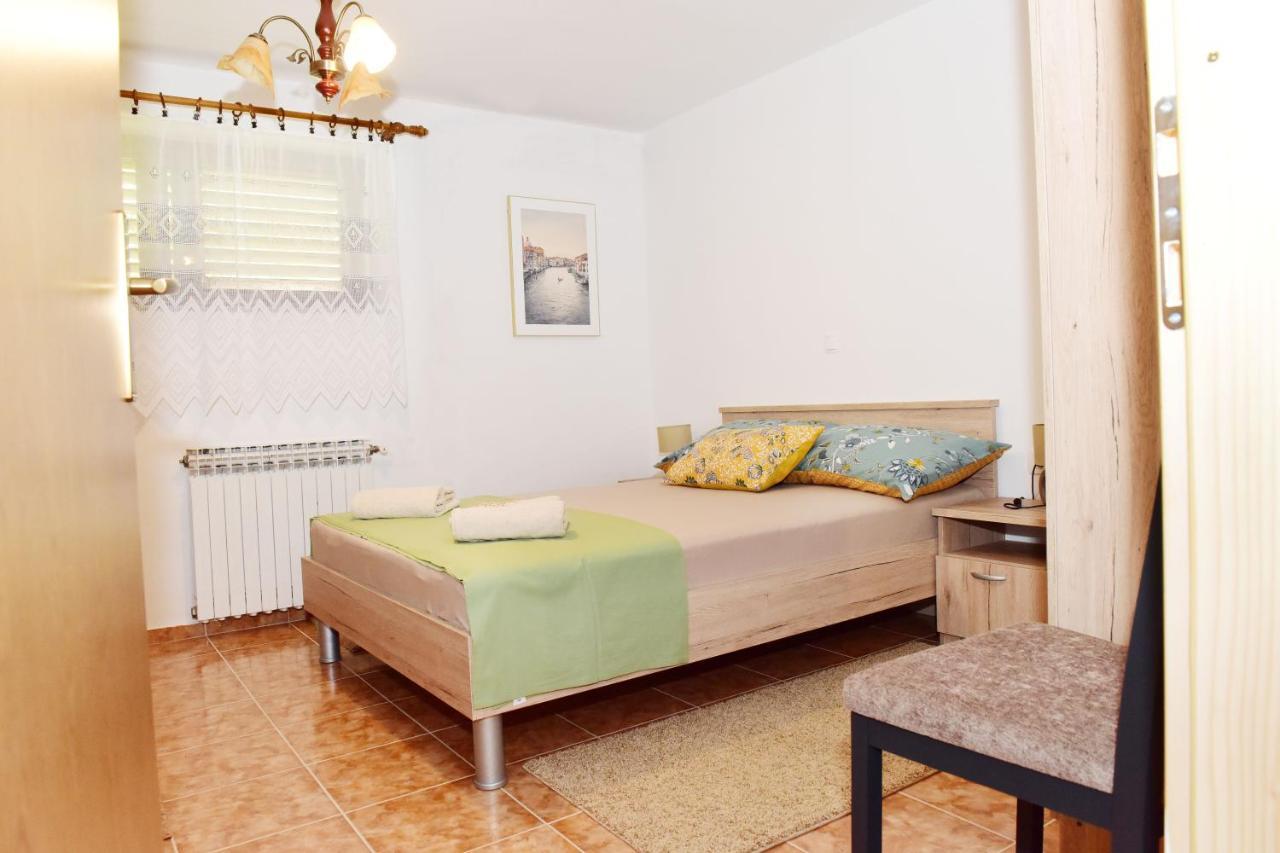 Apartman Bingo ヨスィト エクステリア 写真